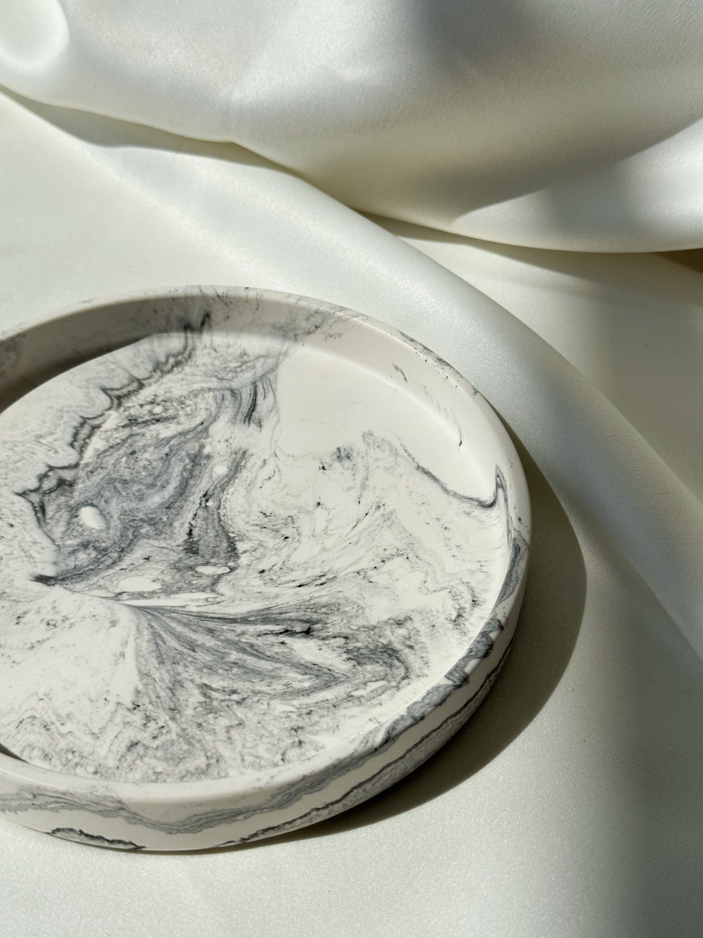 Medium Round Tray
